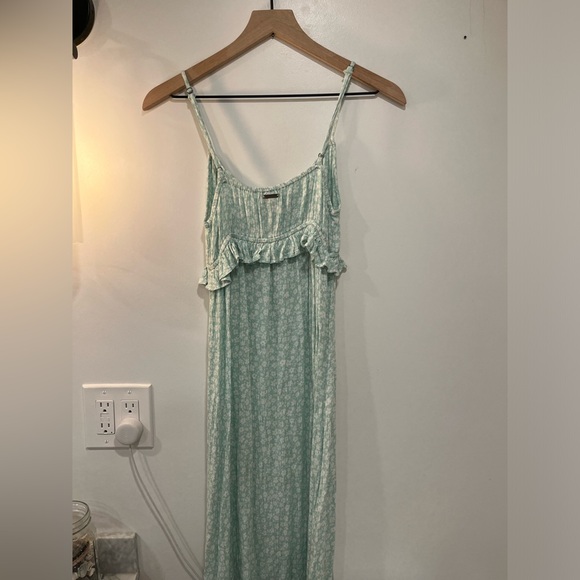 Billabong Dress - Picture 2 of 4